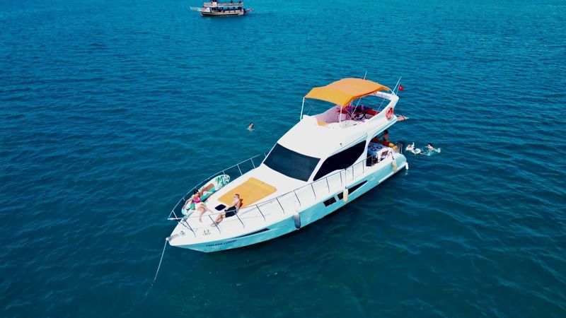 Custom Built 52 | Freedom Luxury