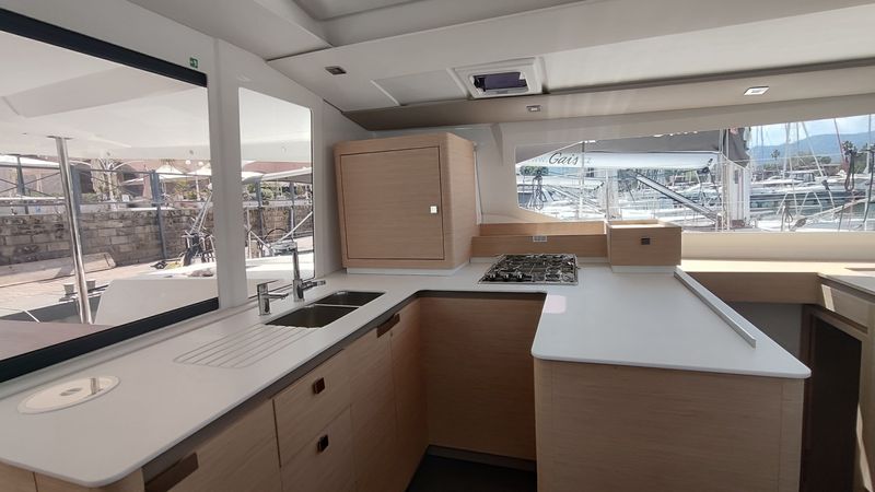 Fountaine Pajot Astrea 42 | Harley Quinn