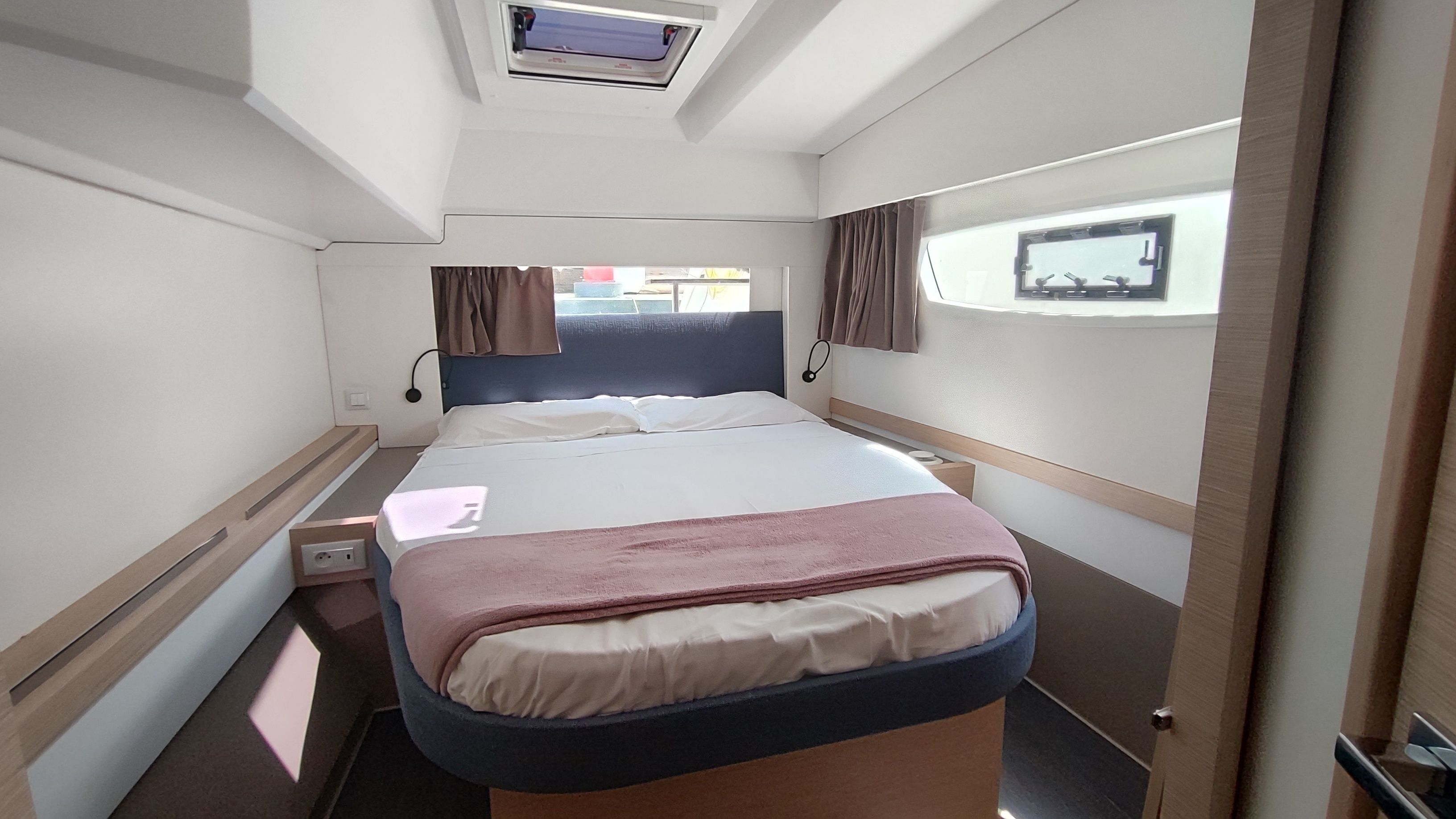 Fountaine Pajot Astrea 42 | Harley Quinn