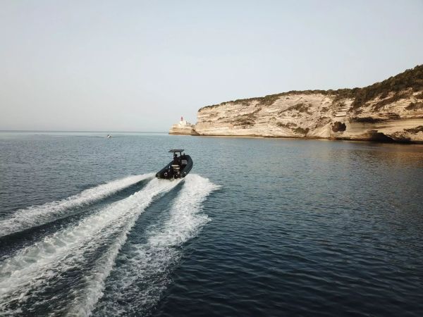 Sea Water Phantom 230 | Jaws