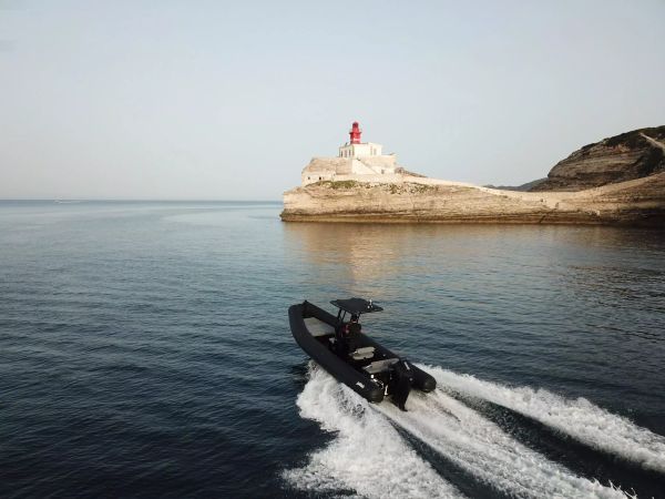 Sea Water Phantom 230 | Jaws