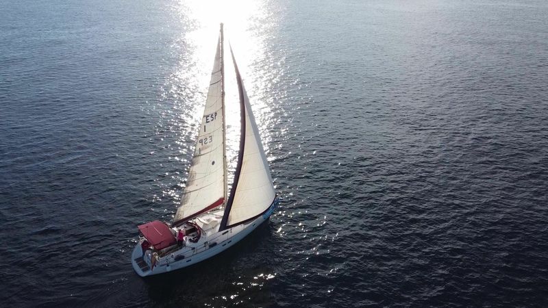 Beneteau Oceanis Clipper 411 | El Mas Inquieto