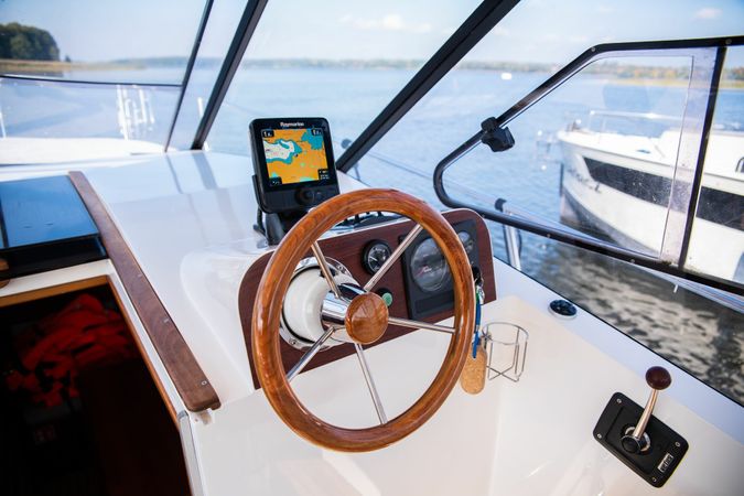 Cobra Yachts 860 | Miodzio