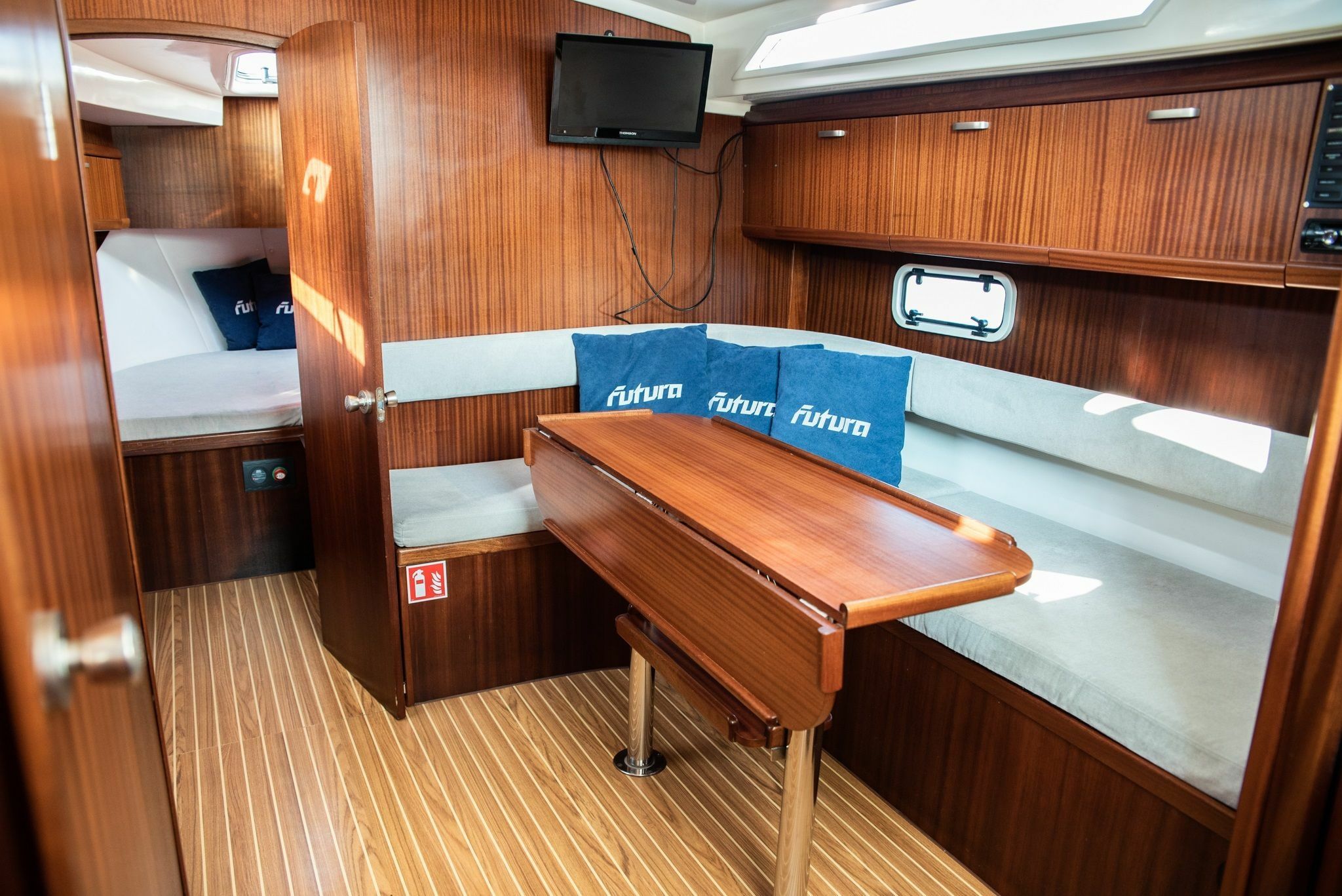 Cobra Yachts 860 | Miodzio