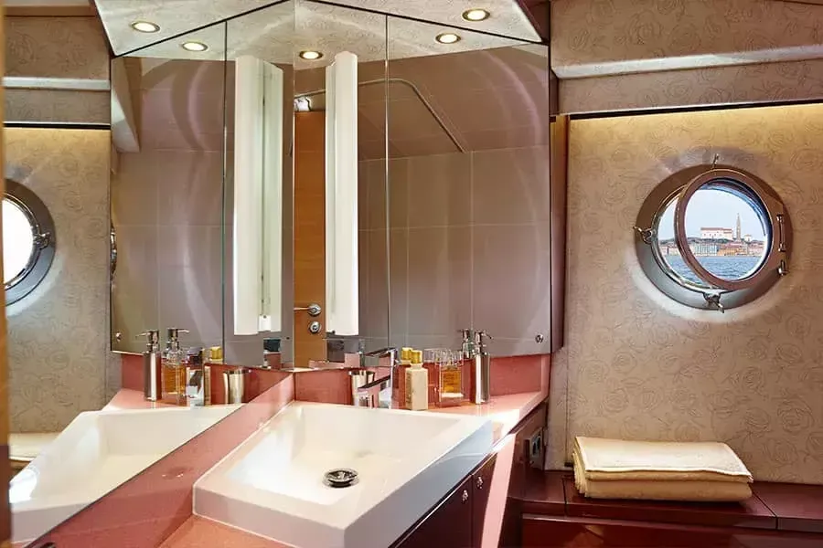 Brioni Yachts 44 | Brioni