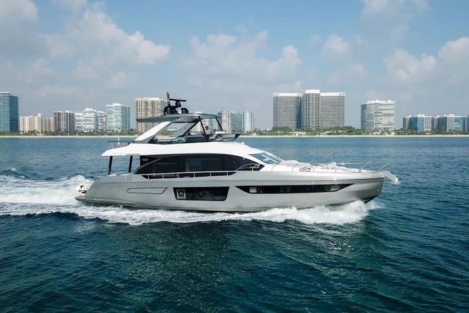 Azimut 68 | Spy Sea