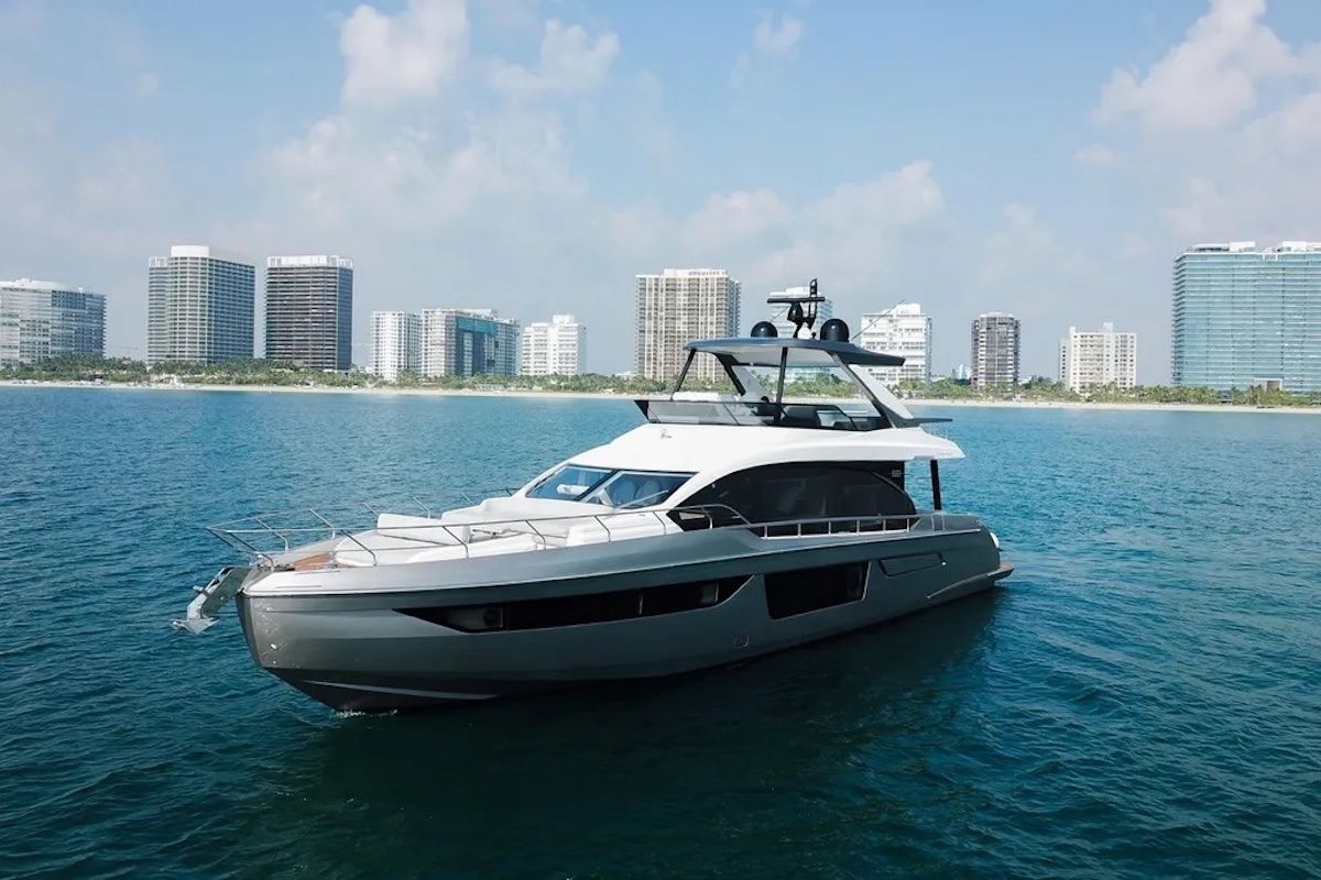 Azimut 68 | Spy Sea