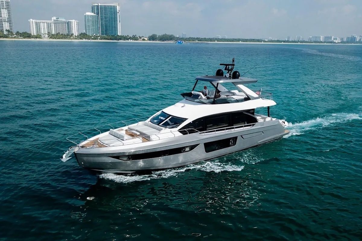 Azimut 68 | Spy Sea