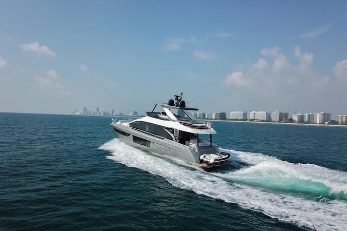 Azimut 68 | Spy Sea