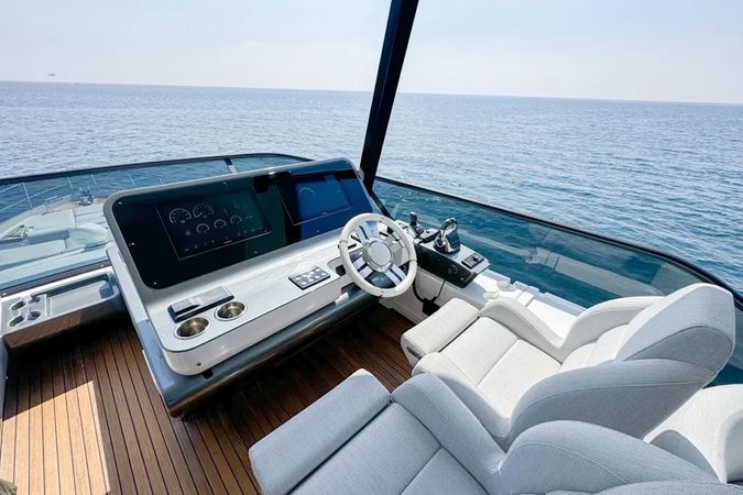 Azimut 68 | Spy Sea