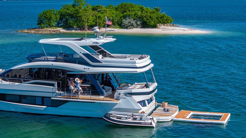 Galeon 640 Fly | Don't Tell Mom