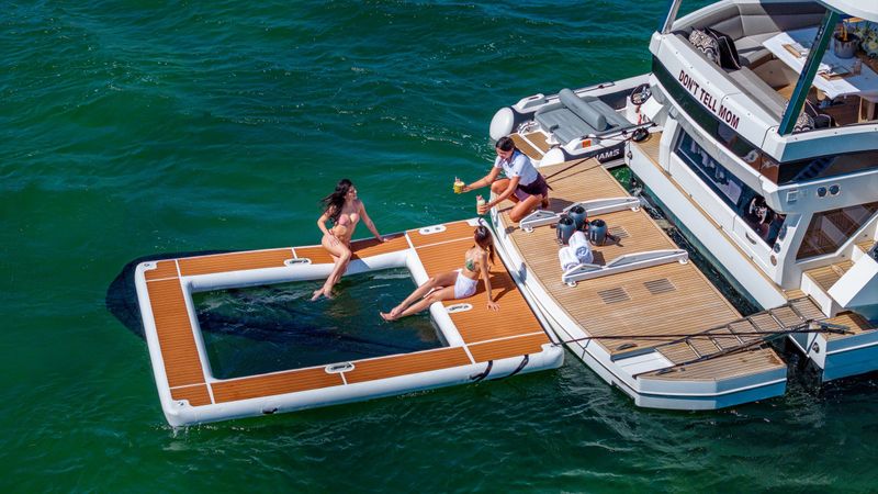 Galeon 640 Fly | Don't Tell Mom