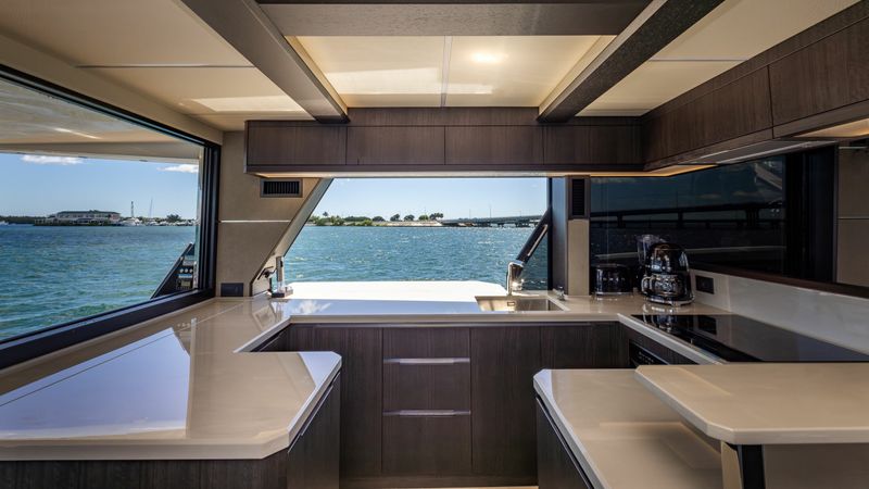 Galeon 640 Fly | Don't Tell Mom