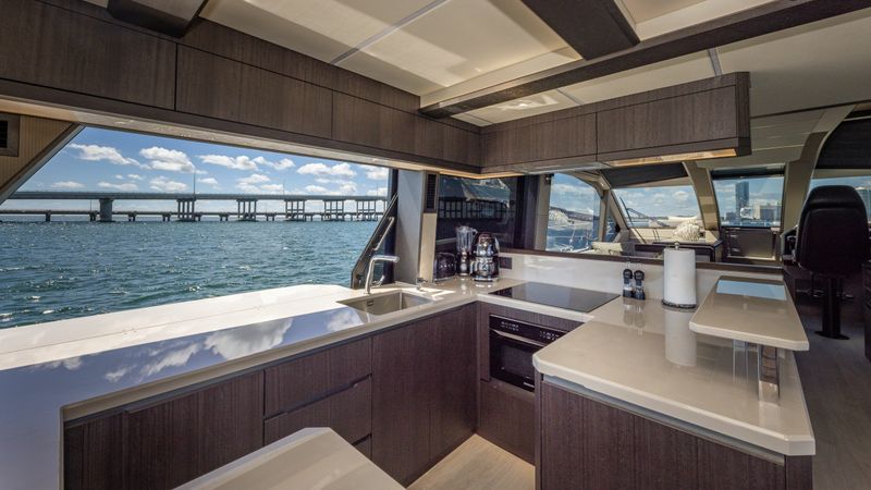 Galeon 640 Fly | Don't Tell Mom