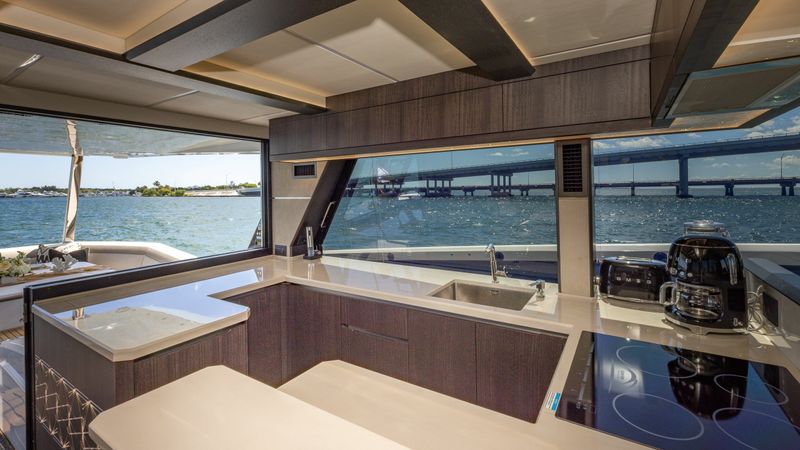 Galeon 640 Fly | Don't Tell Mom