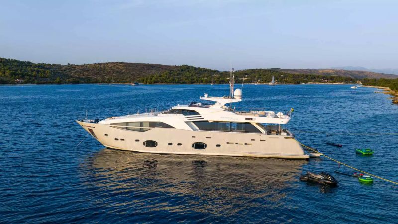 Ferretti Custom Line 100 | Morning Star