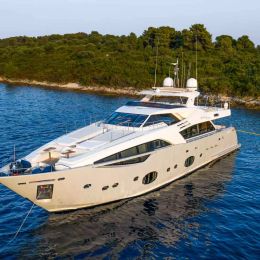 Ferretti Custom Line 100 | Morning Star