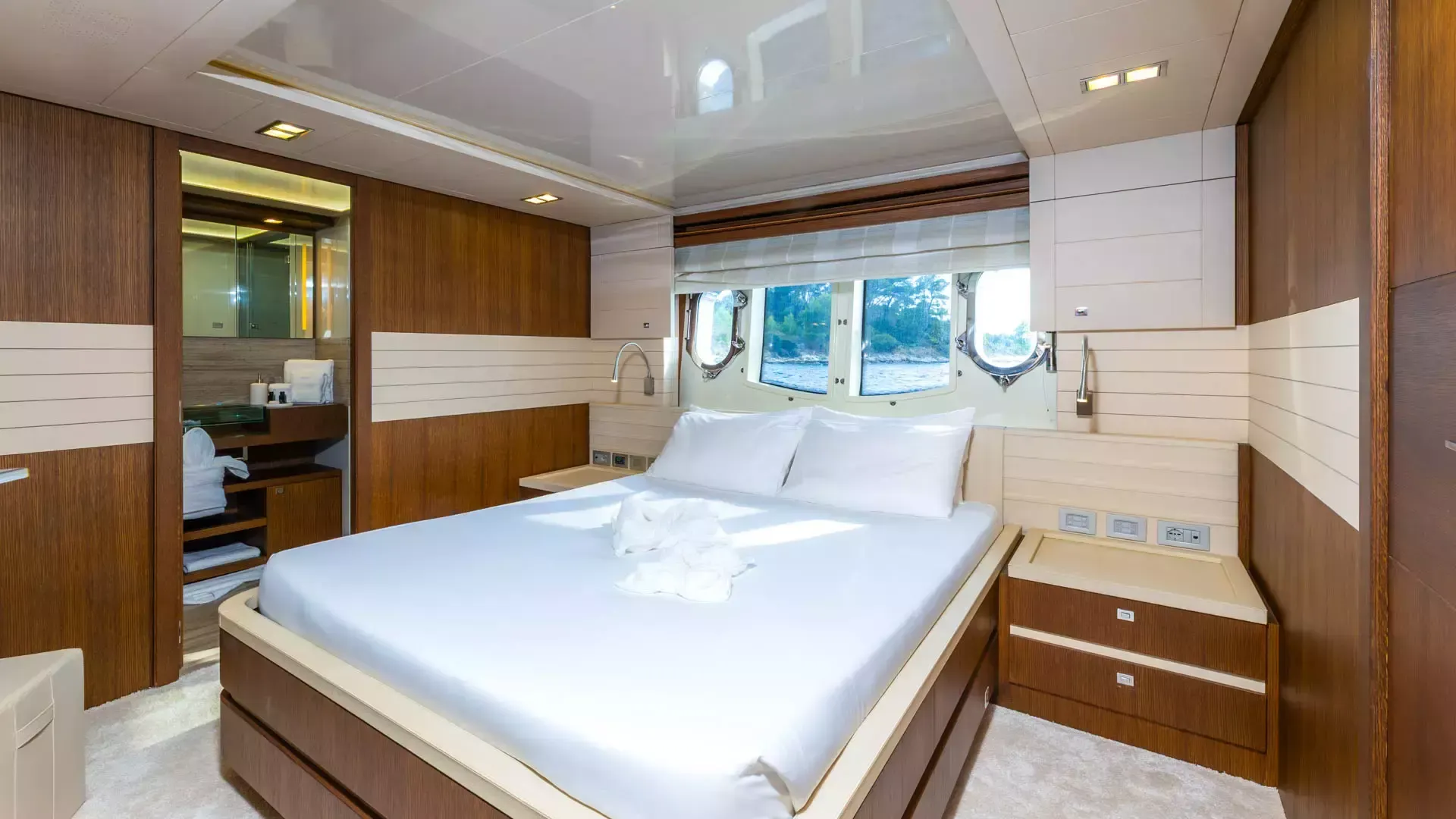 Ferretti Custom Line 100 | Morning Star