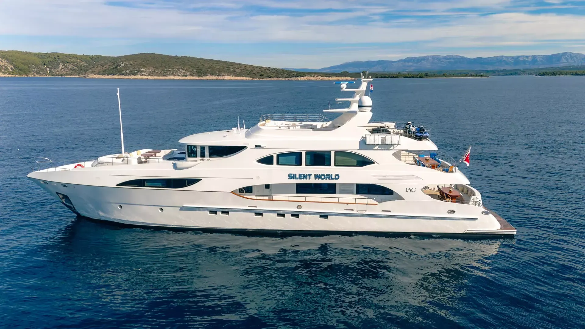 IAG Yachts Primadonna | Silent World