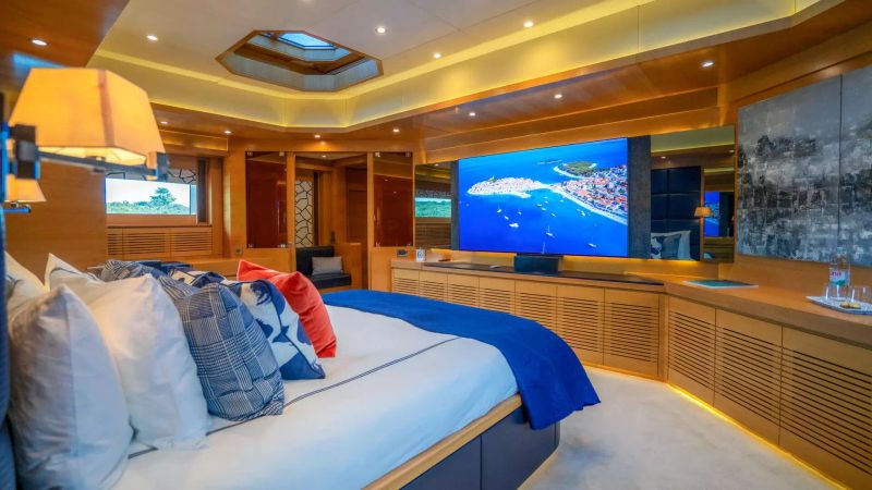IAG Yachts Primadonna | Silent World