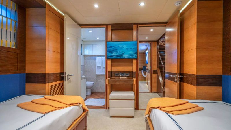 IAG Yachts Primadonna | Silent World