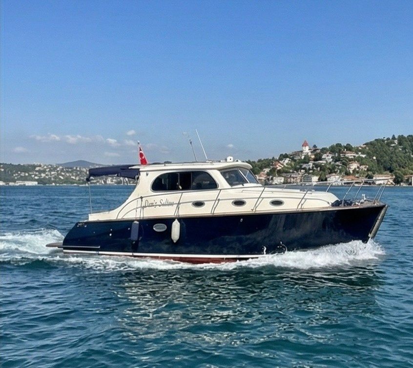 Lobster 35 | Deniz Sultan