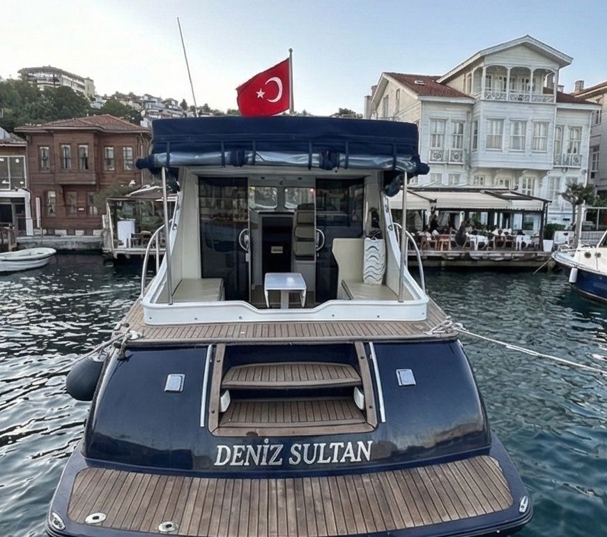 Lobster 35 | Deniz Sultan