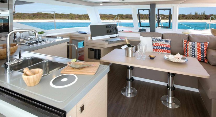 Fountaine Pajot Lucia 40 | Moorea