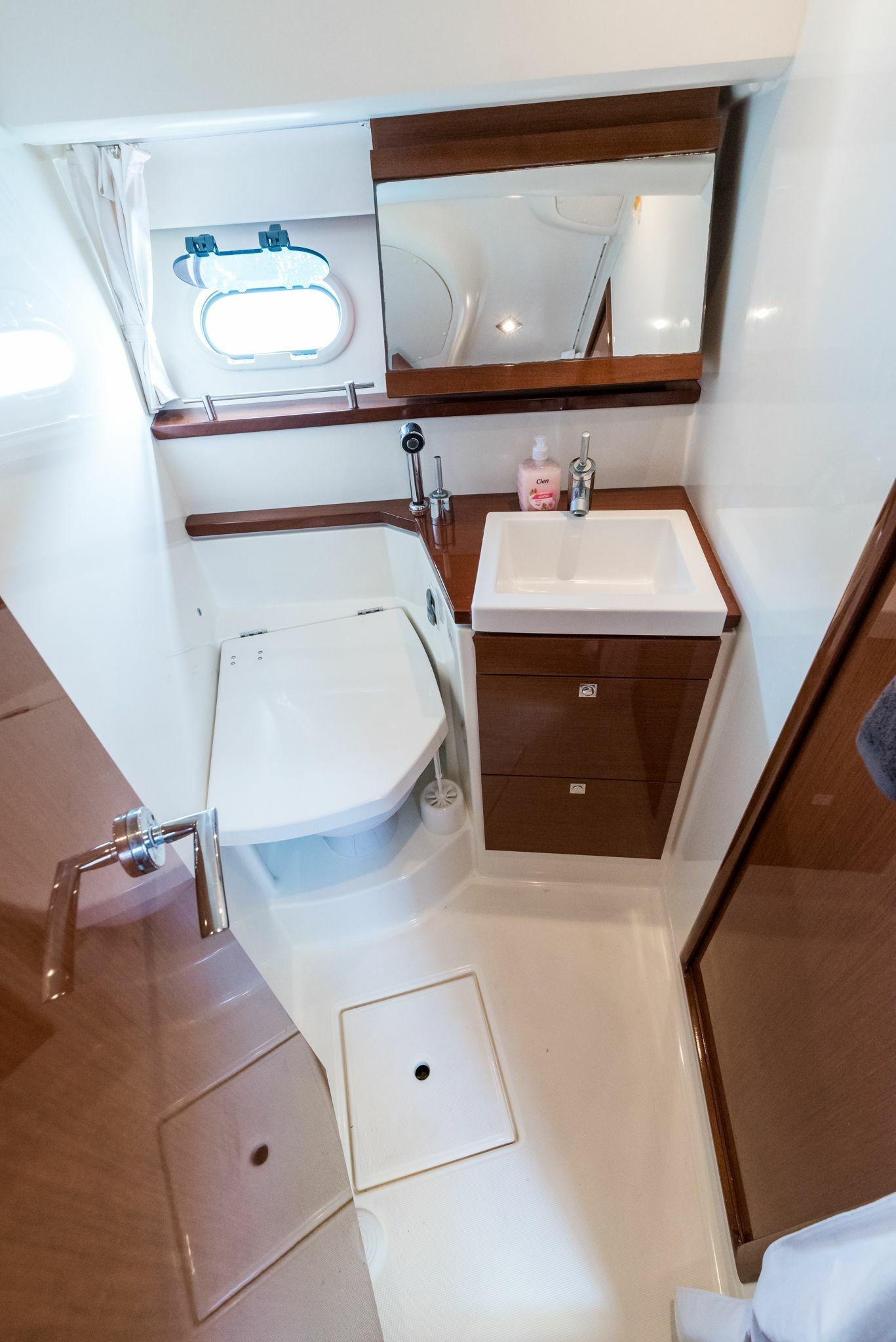 Jeanneau Prestige 400 Fly | Lino