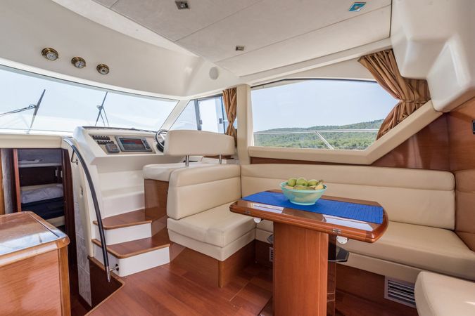 Jeanneau Prestige 400 Fly | Lino