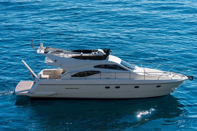 Ferretti 430 | Leona