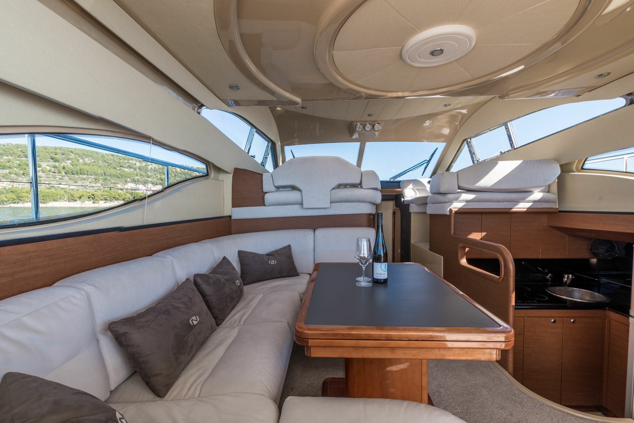 Ferretti 430 | Leona