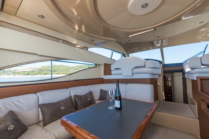 Ferretti 430 | Leona