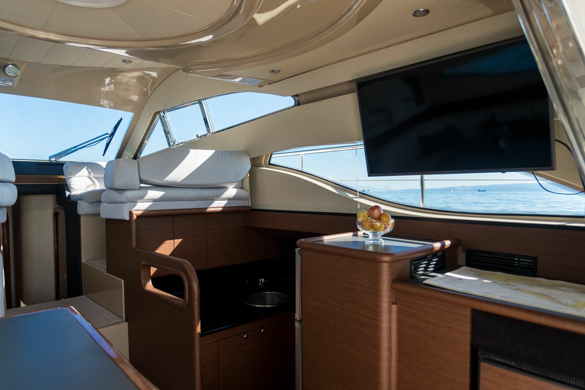 Ferretti 430 | Leona