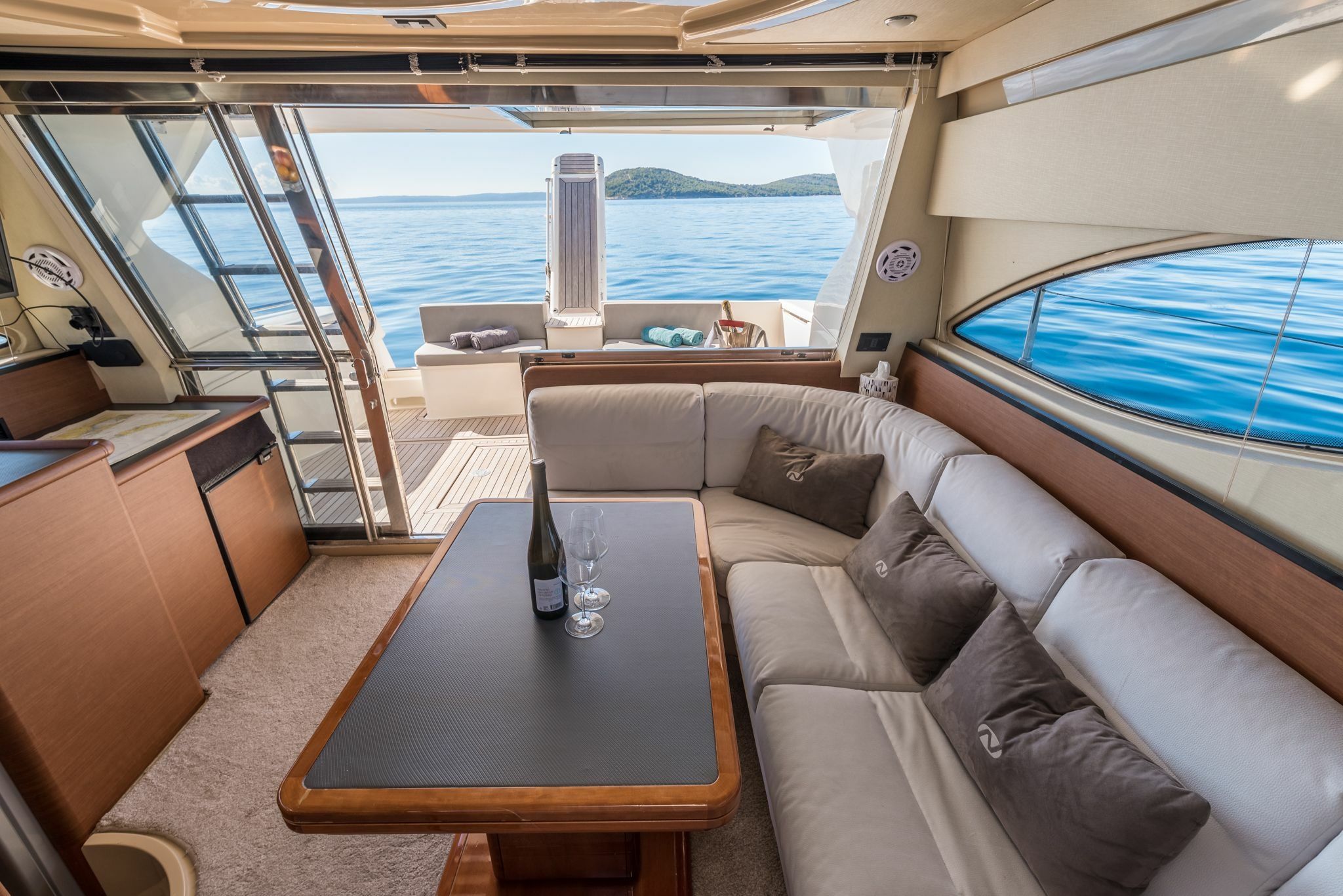 Ferretti 430 | Leona