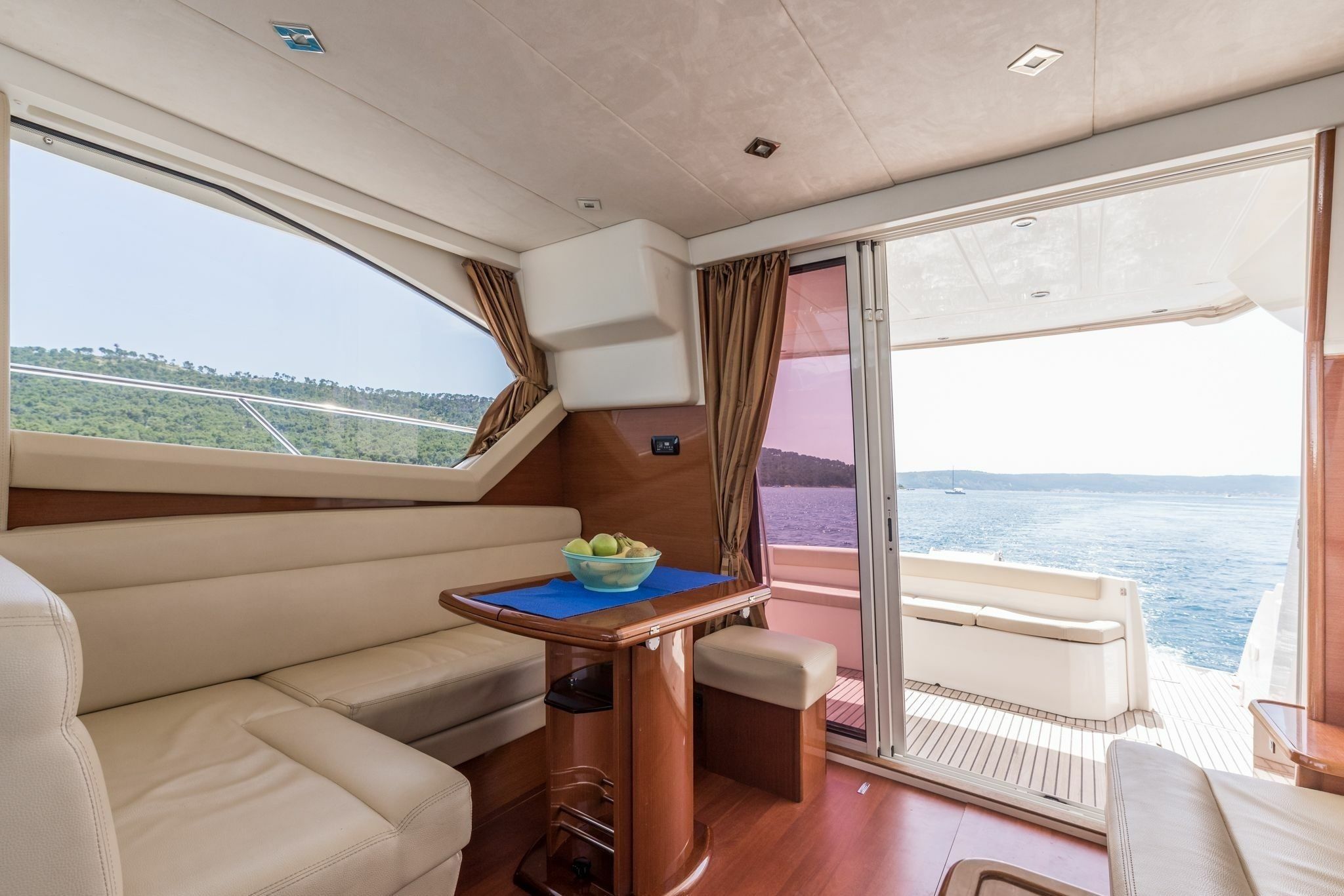 Jeanneau Prestige 400 Fly | Lino