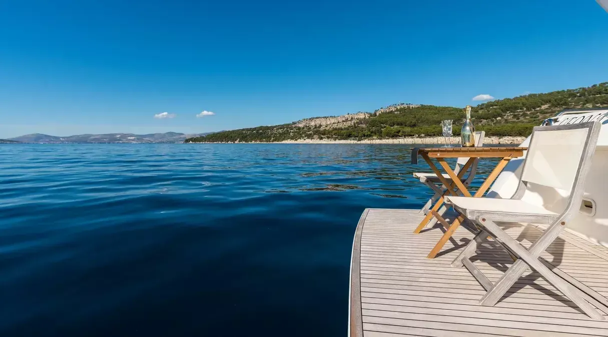 Ferretti 430 | Leona