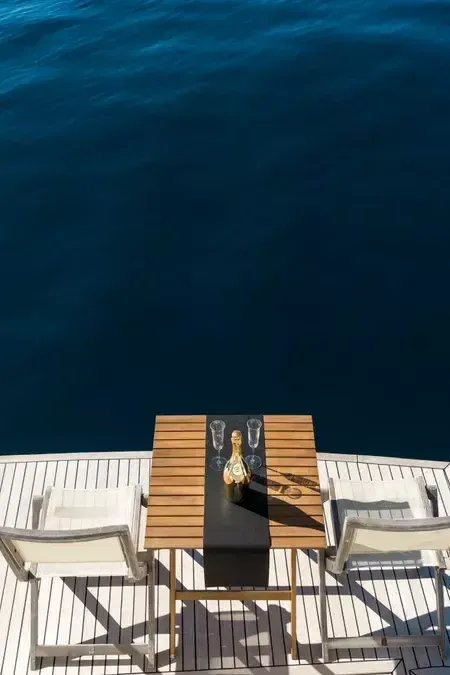 Ferretti 430 | Leona