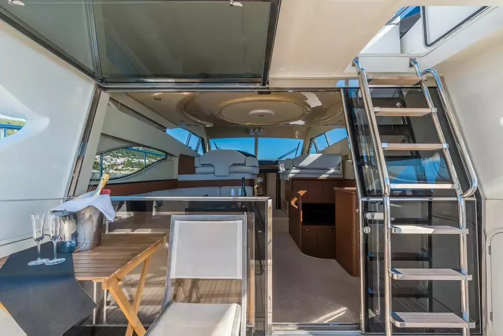 Ferretti 430 | Leona