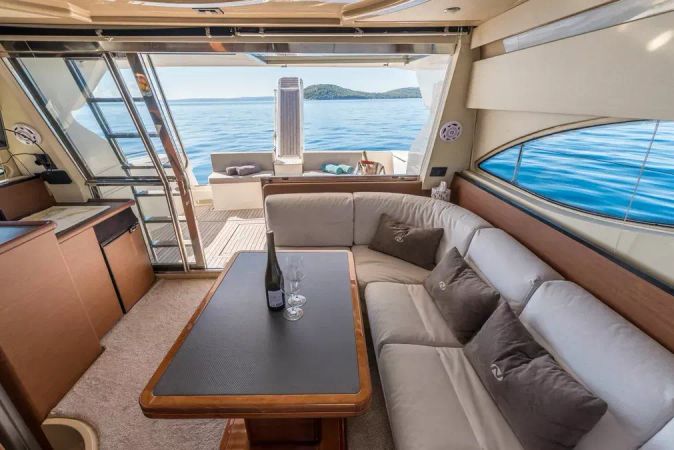 Ferretti 430 | Leona