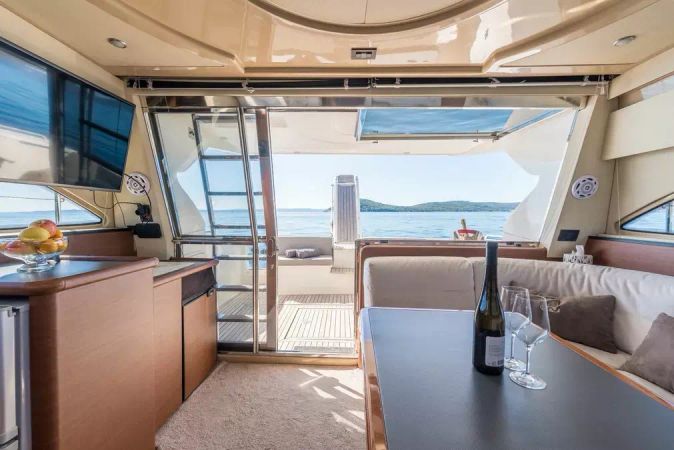 Ferretti 430 | Leona