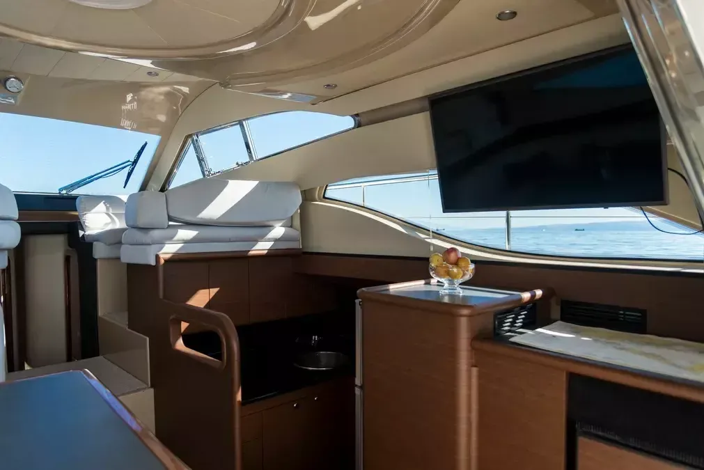Ferretti 430 | Leona