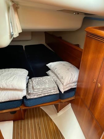 Jeanneau Sun Odyssey 43 | Good Breeze
