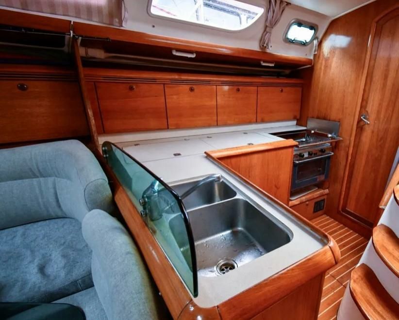 Jeanneau Sun Odyssey 43 | Good Breeze