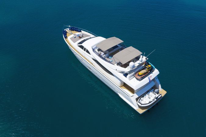 Ferretti 760 | Luna Rossa