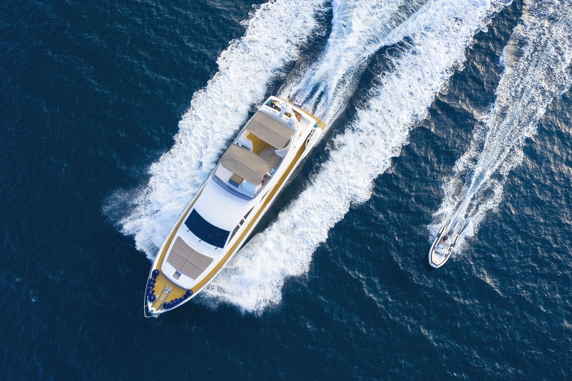 Ferretti 760 | Luna Rossa