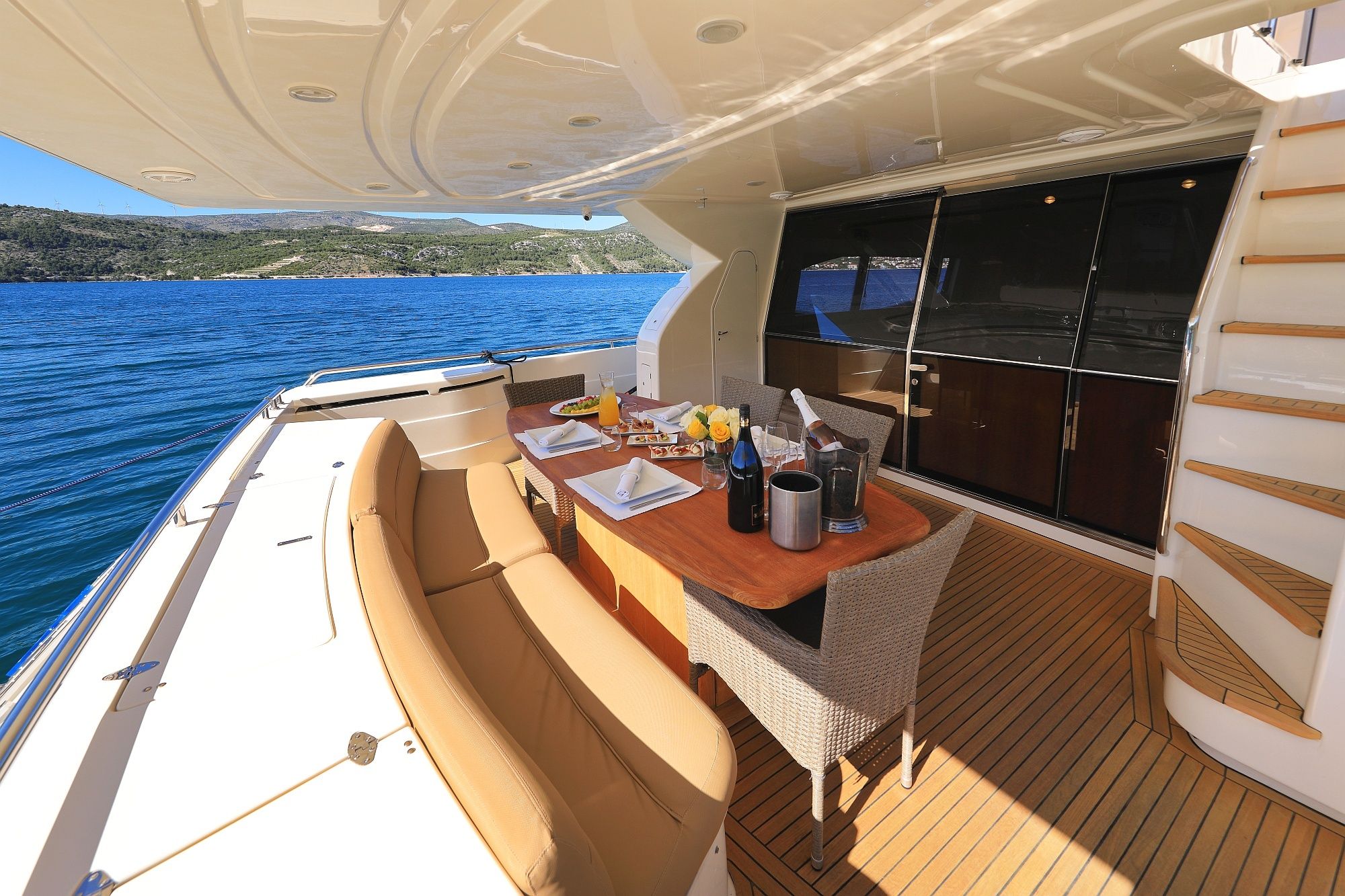 Ferretti 760 | Luna Rossa