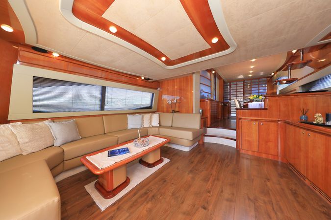 Ferretti 760 | Luna Rossa