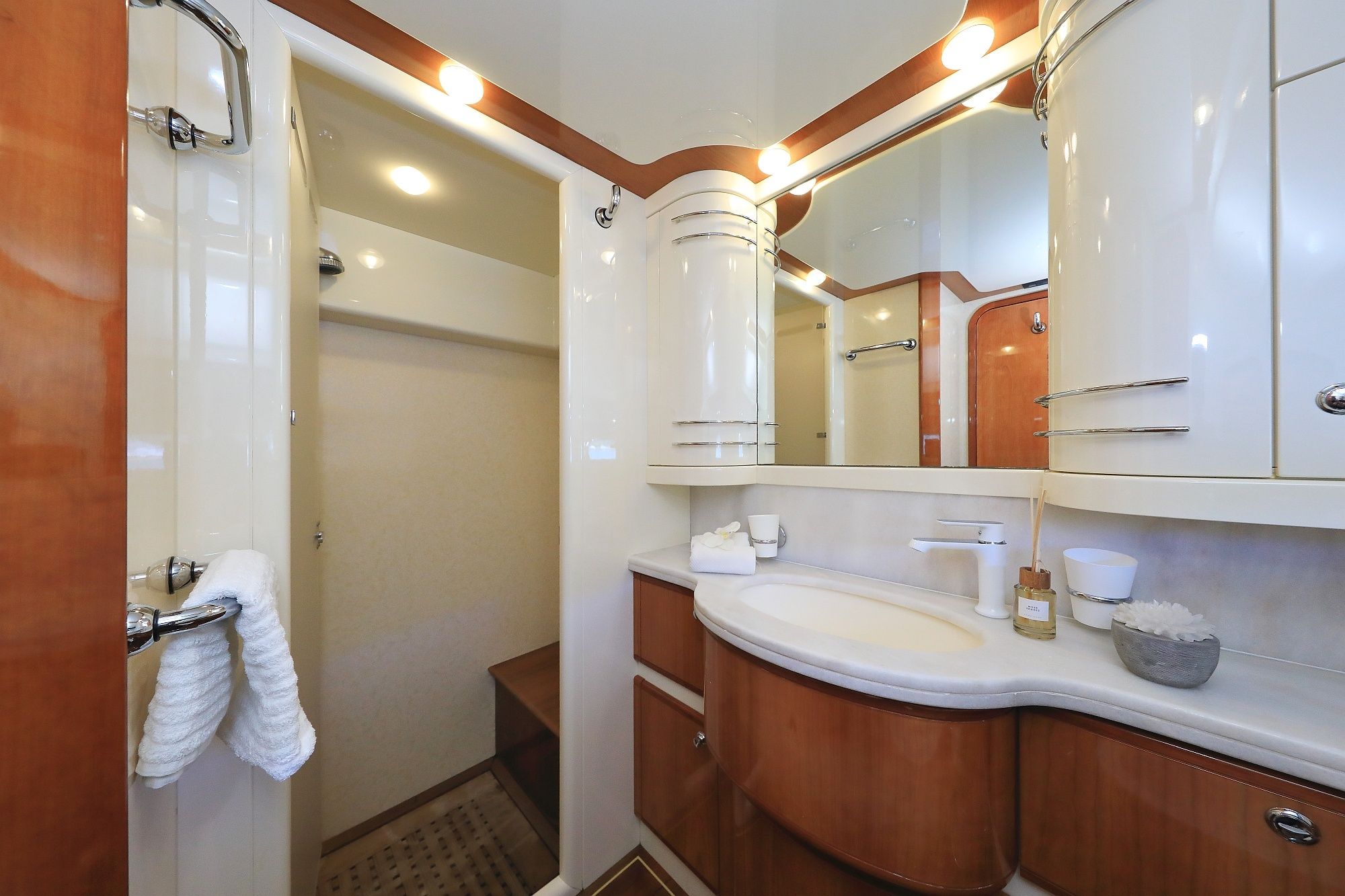 Ferretti 760 | Luna Rossa