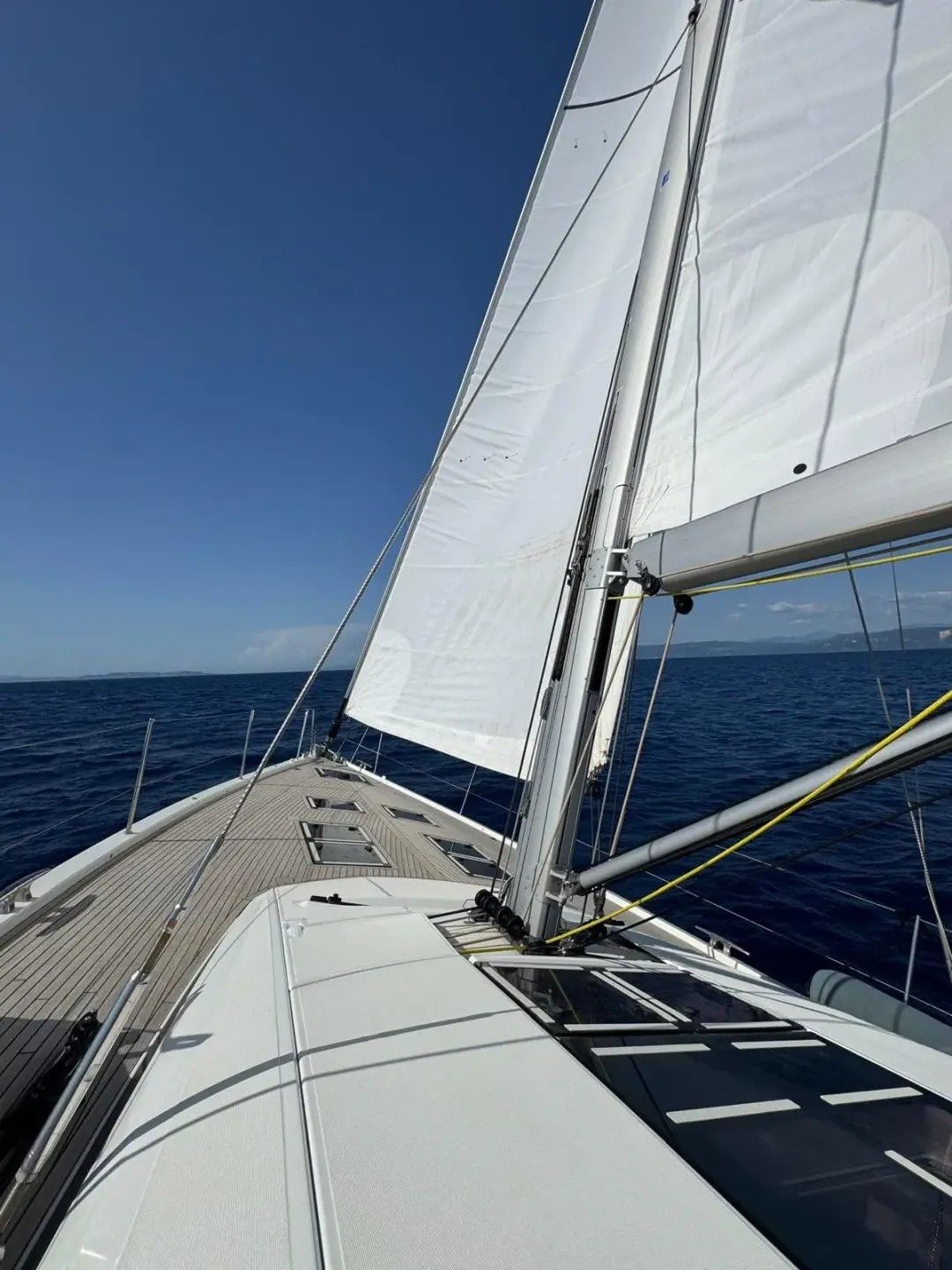 Jeanneau 60 | Elyvian Breeze